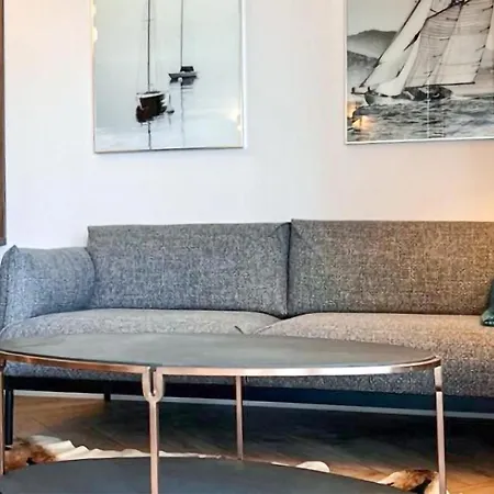 アパート In With Kitchen