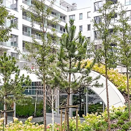 1 Bedroom Awesome In Apartment *