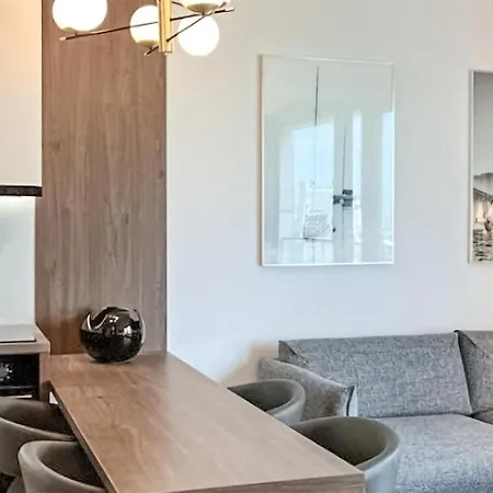 1 Bedroom Awesome In *